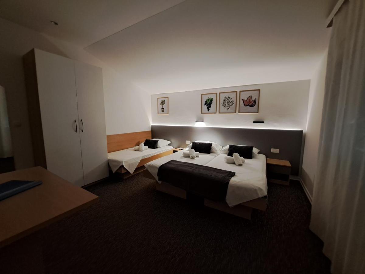 Stobreč Rooms Zvonimir المظهر الخارجي الصورة