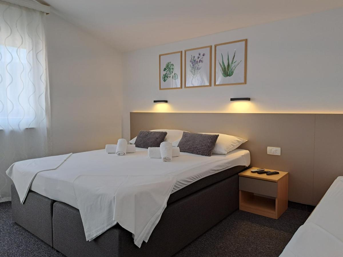 Stobreč Rooms Zvonimir المظهر الخارجي الصورة